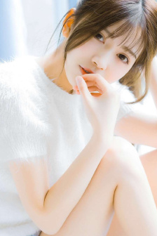 双手攀上两团少女峰舞蹈室